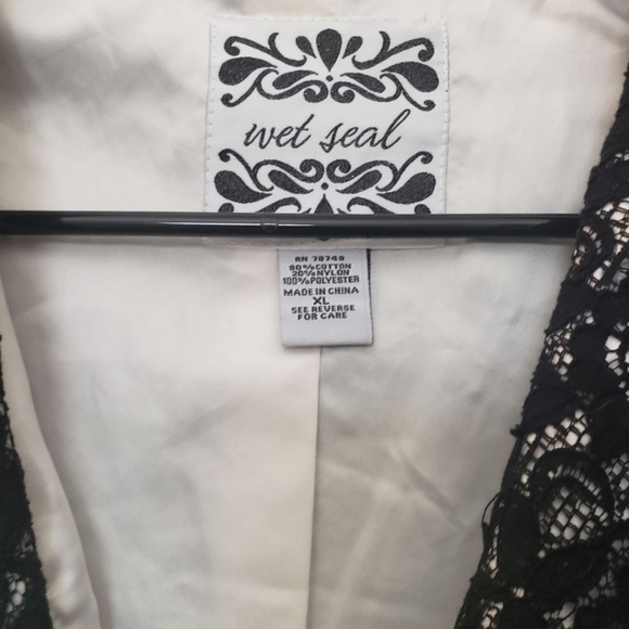 Blazer - Picture 2 of 2